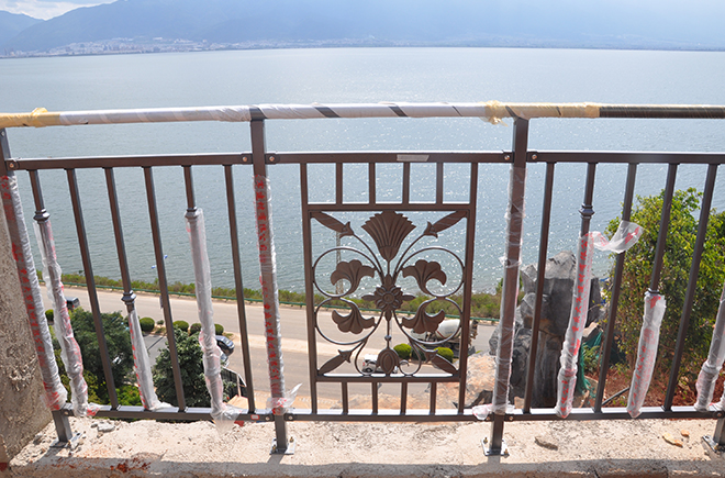 阳台栏杆